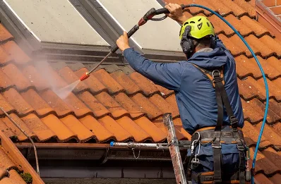 Démoussage et hydrofuge de toiture à Banteux